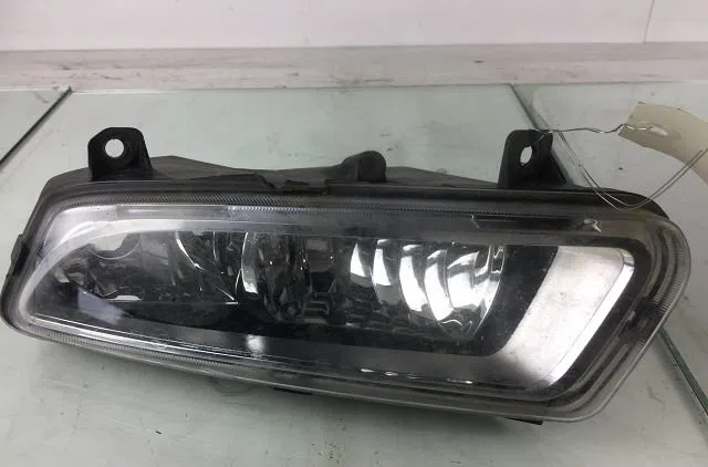 Boitiers phare antibrouillard g Volkswagen POLO V (6R1, 6C1) 1.6 tdi (2009) 5 portes occasion