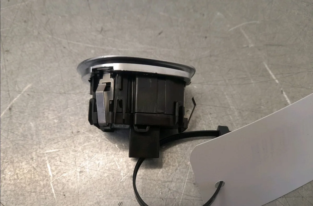 Bouton de demarrage start-stop Bmw 1 (F20) 114 d (2012-2015) occasion
