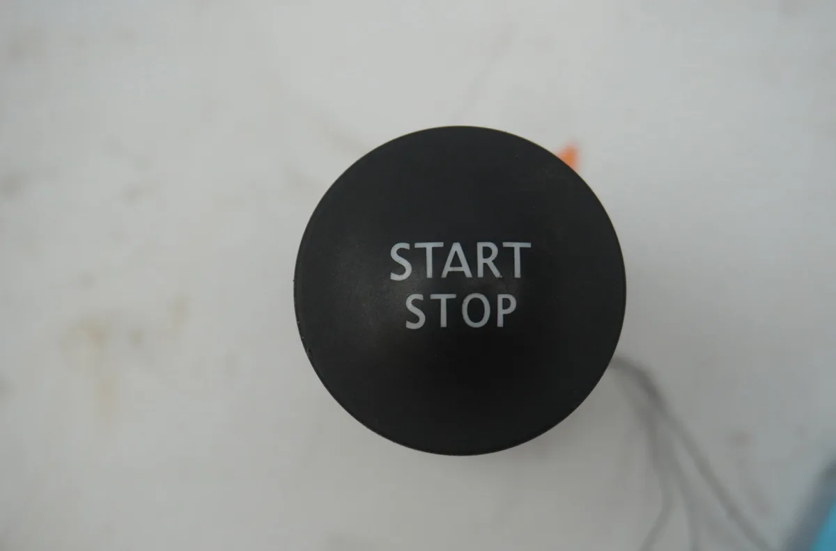 Bouton de demarrage start-stop Renault MEGANE IV 3-5 portes (B9A-M-N_) 1.8 rs 300 (b9m8) (2018) occasion