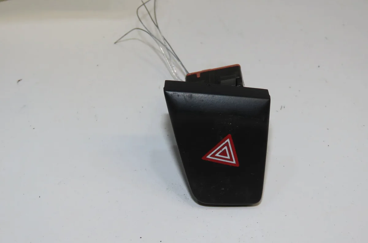 Bouton de warning Citroen C-ELYSEE (DD_) 1.6 hdi 92 (2012) occasion