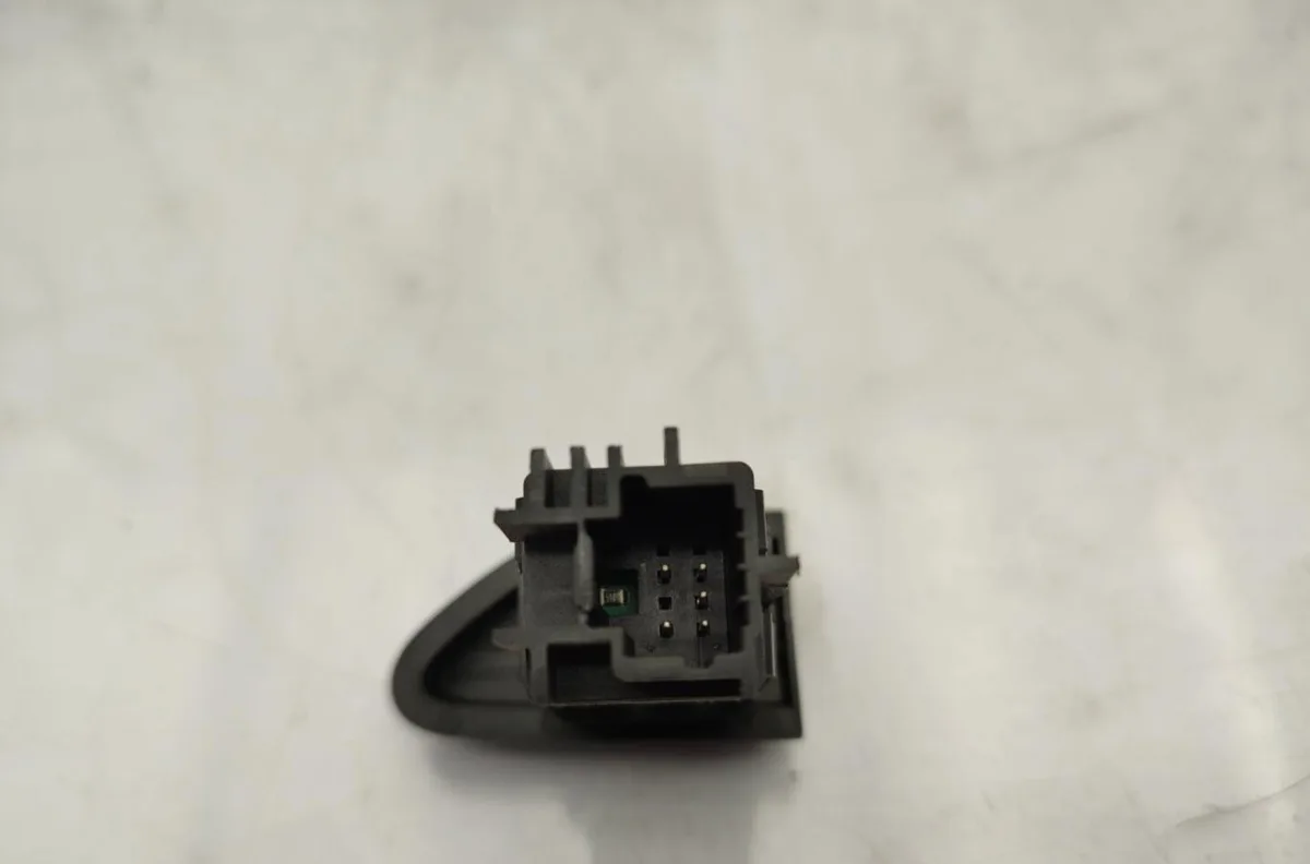 Bouton de warning DACIA DUSTER 1 PHASE 2 occasion