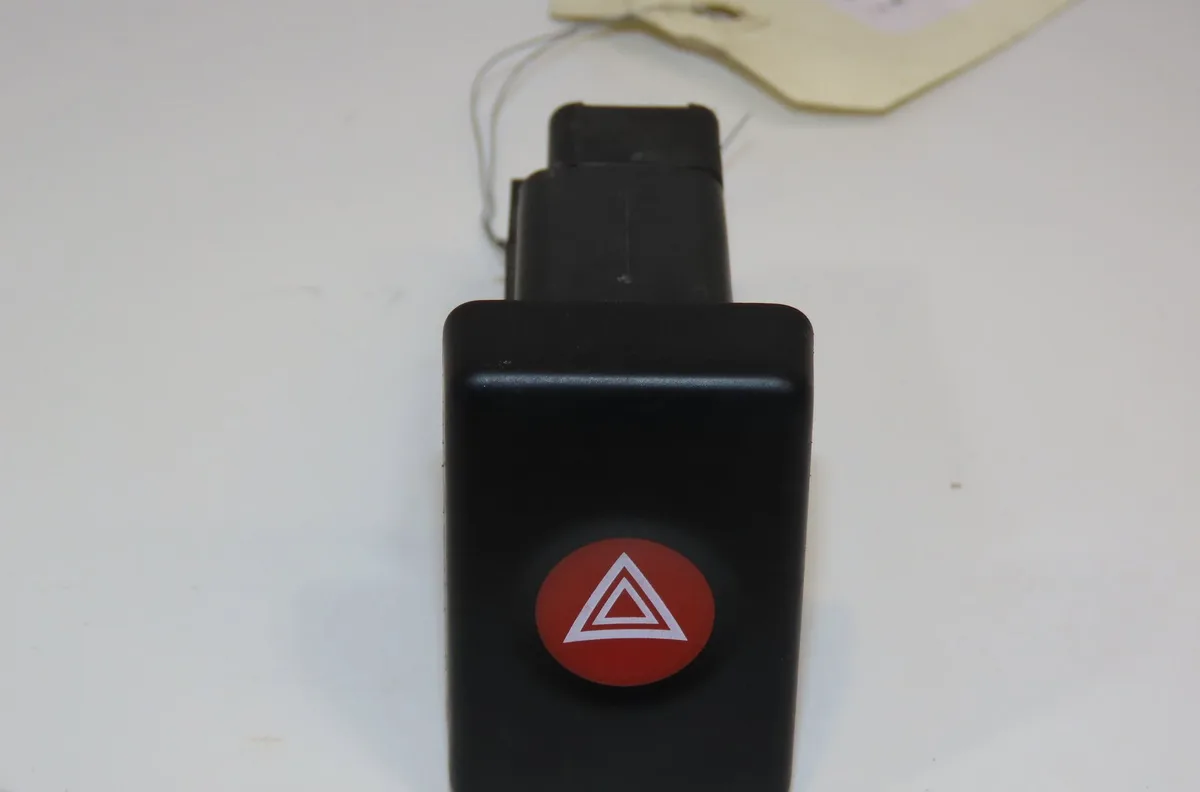 Bouton de warning Dacia LOGAN EXPRESS (FS_) 1.6 mpi 85 (2010) occasion