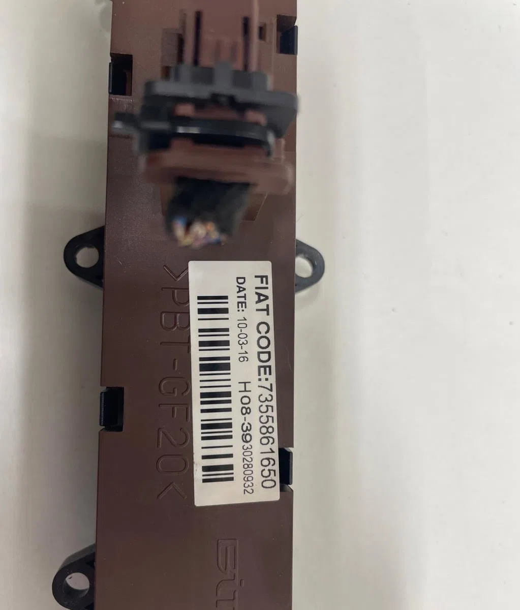 Bouton de warning Fiat DUCATO Camionnette (250_) 130 multijet 2,3 d (2011) occasion — photo 4