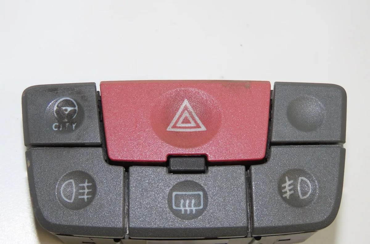 Bouton de warning Fiat PANDA (169_) 1.2 (169.axb11, 169.axb1a) (2003) 5 portes occasion