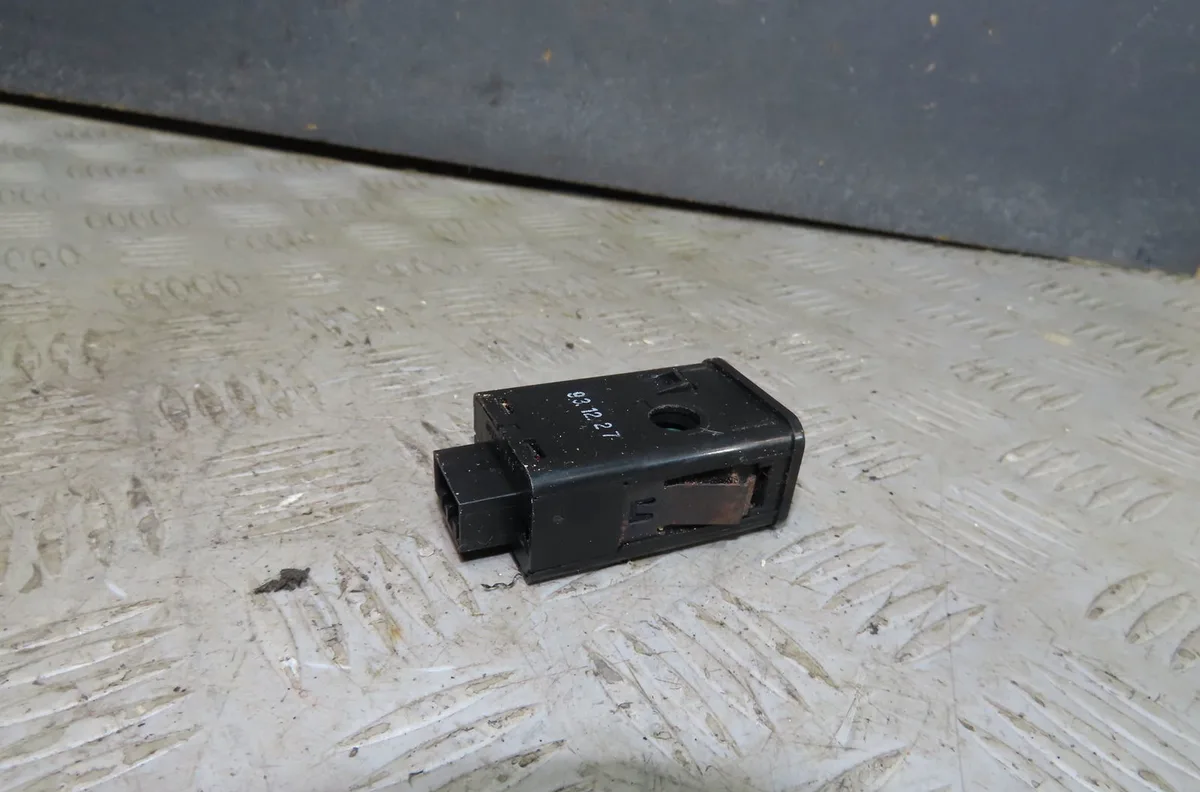 Bouton de warning Honda PRELUDE IV (BB_) 2.0 i 16v (bb3) (1992-1996) occasion