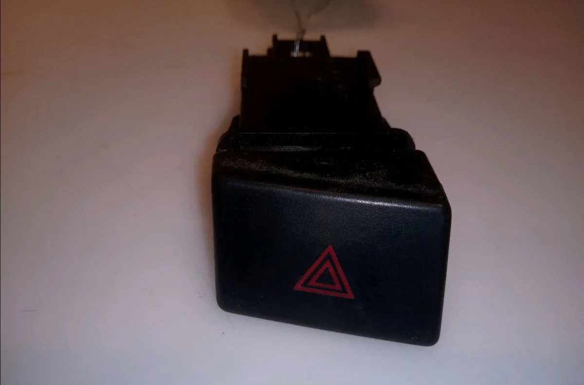 Bouton de warning MAZDA MAZDA 5 I 2007 occasion