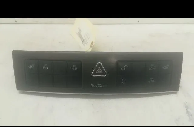 Bouton de warning Mercedes-benz CLASSE C Coupe Sport (CL203) C 220 cdi (203.708) (2004-2008) 3 portes occasion
