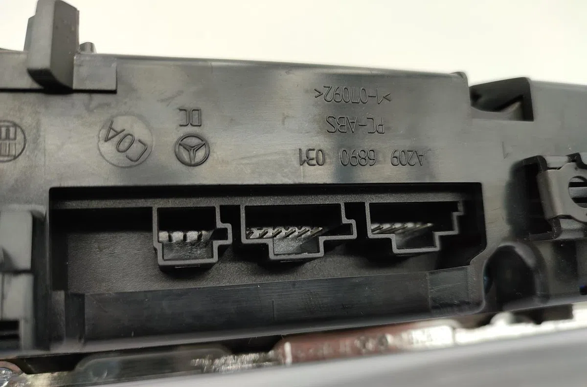 Bouton de warning MERCEDES CLASSE CLK 209 COUPE occasion — photo 3