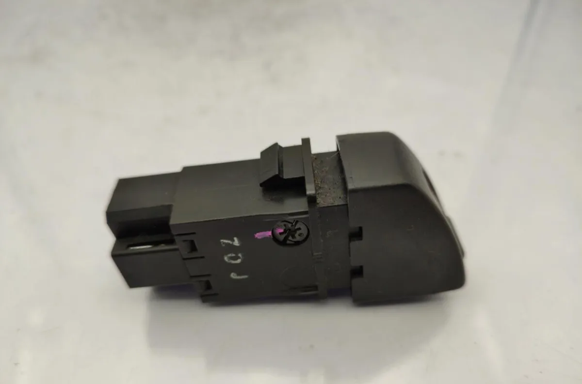 Bouton de warning NISSAN MICRA 2 PHASE 4 occasion