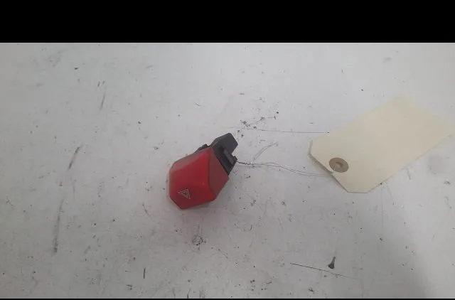 Bouton de warning NISSAN MICRA III 2003 occasion
