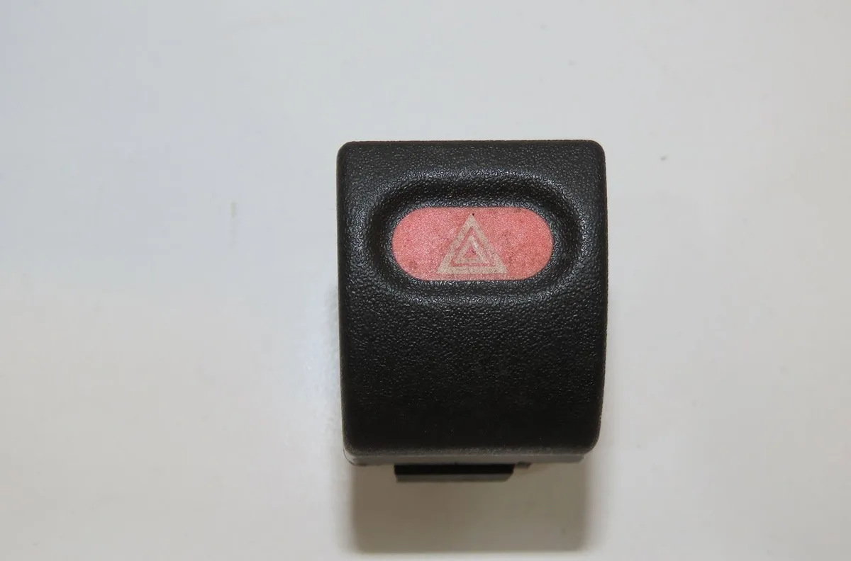 Bouton de warning Opel ASTRA F 3-5 portes (T92) 1.7 d (f08, m08, f68, m68) (1991-1992) occasion