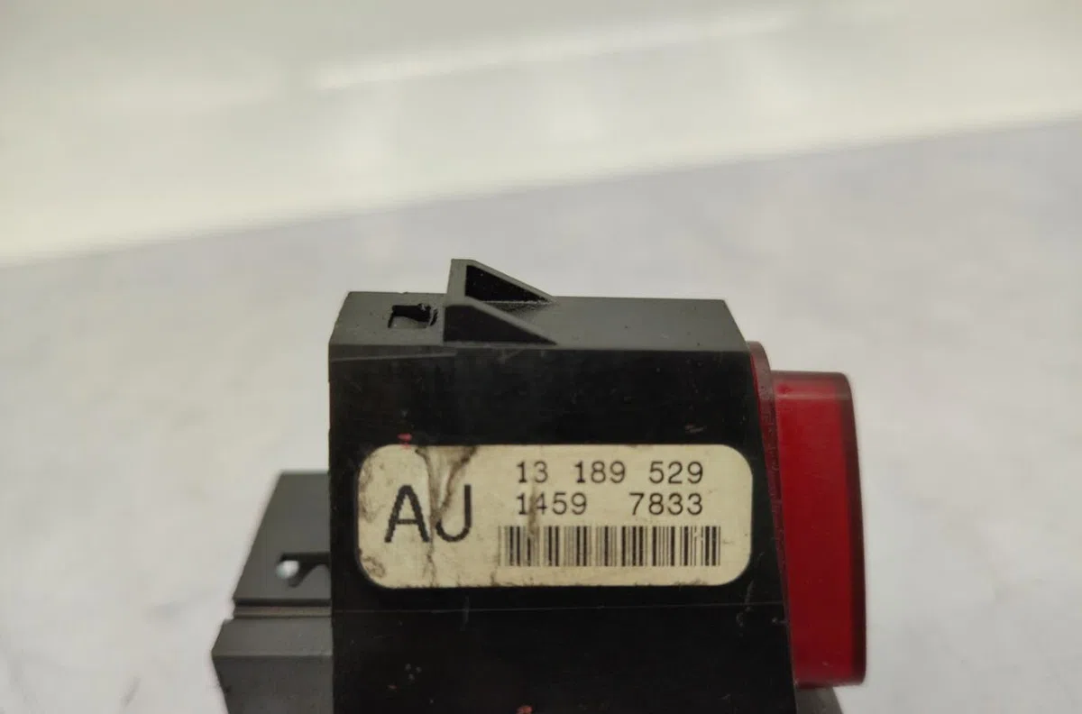 Bouton de warning OPEL CORSA D PHASE 1 occasion — photo 3