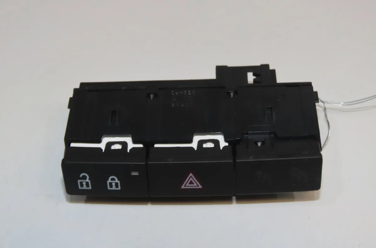 Bouton de warning Opel MERIVA B Monospace (S10) 1.4 (75) (2010-2017) occasion