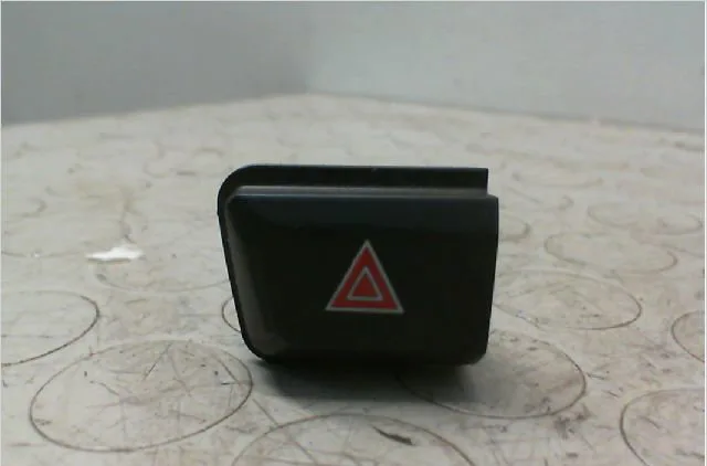 Bouton de warning PEUGEOT 208 208 Phase 1 2012-03-01--2015-09-30 1.2 VTI 82ch occasion