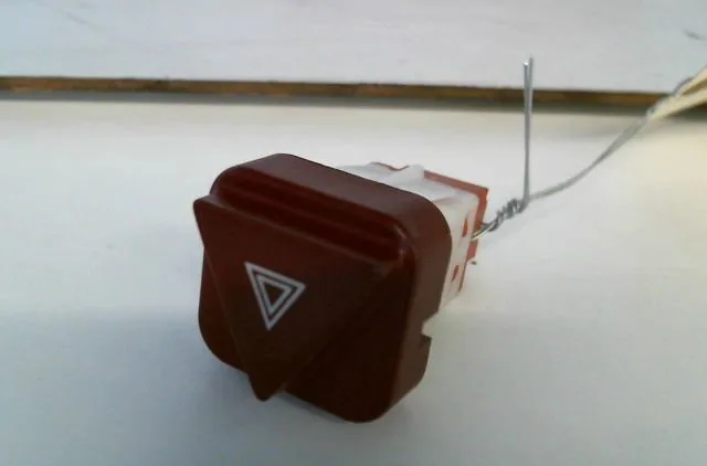 Bouton de warning PEUGEOT 407 occasion