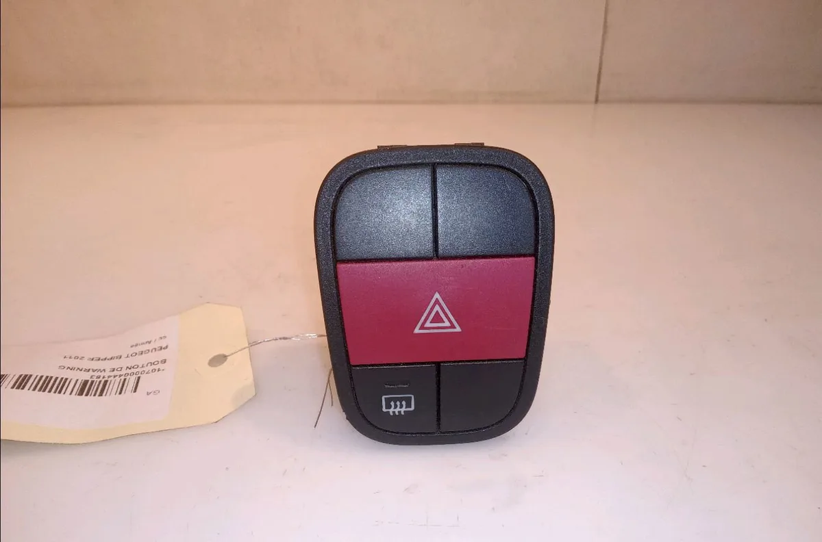 Bouton de warning Peugeot BIPPER TEPEE 1.4 (2008) occasion
