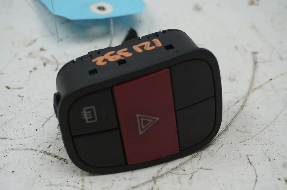 Bouton de warning Peugeot BIPPER TEPEE 1.4 hdi (2008) occasion