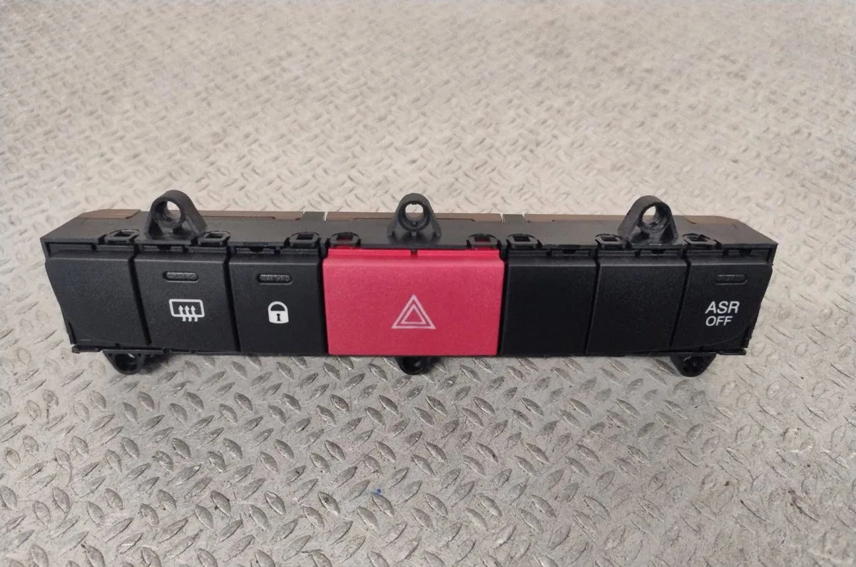 Bouton de warning Peugeot BOXER Camionnette 2.0 bluehdi 130 (2015-2019) occasion