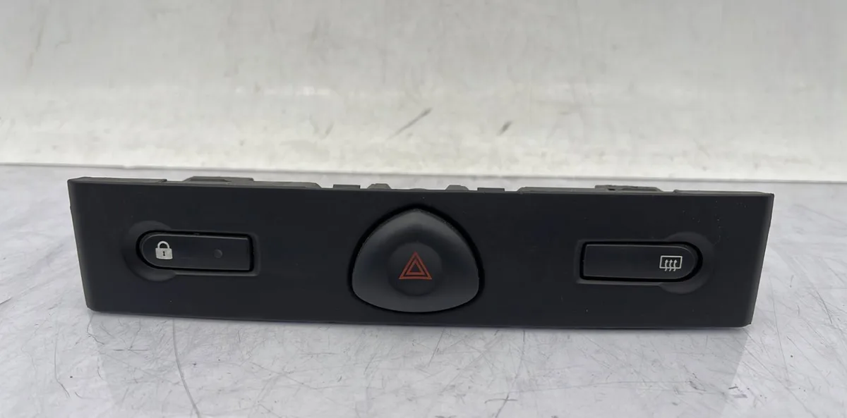 Bouton de warning RENAULT CLIO 2 CAMPUS PHASE 1 occasion
