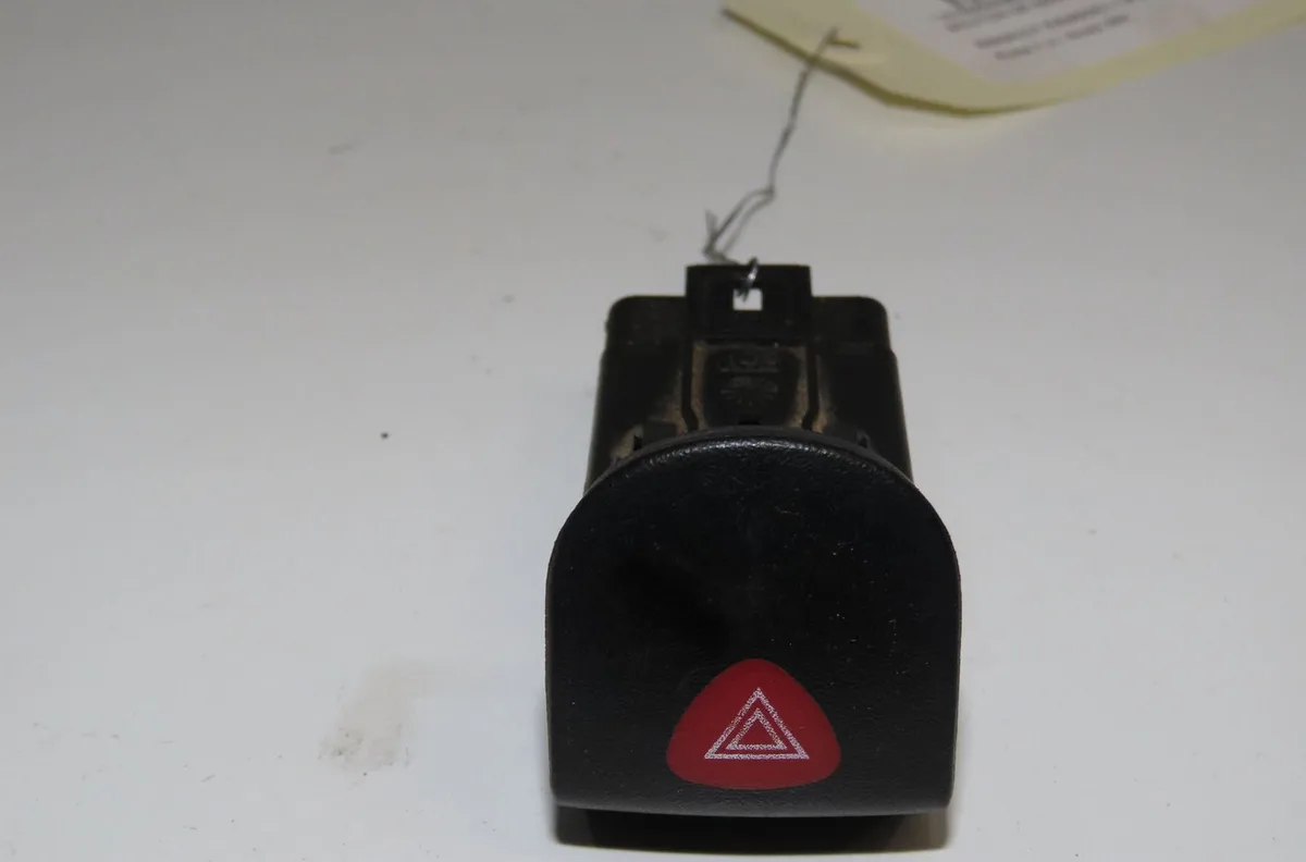 Bouton de warning Renault KANGOO Express (FC0-1_) 1.9 dti (fc0u) (2000) occasion