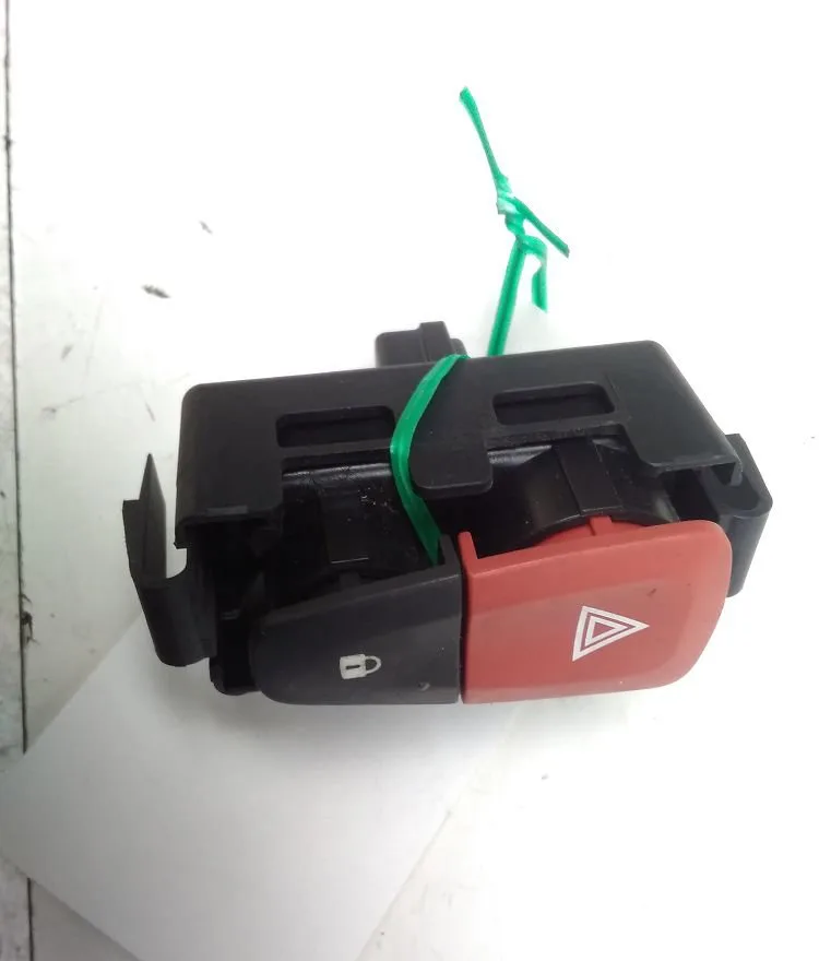 Bouton de warning RENAULT MEGANE III 2010 occasion