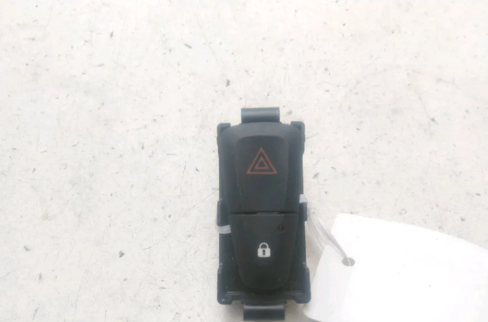 Bouton de warning Renault MEGANE III Grandtour (KZ0-1) 1.5 dci (kz09, kz0d, kz1g, kz29, kz14, kz1w, kz10, kz1f,... (2009