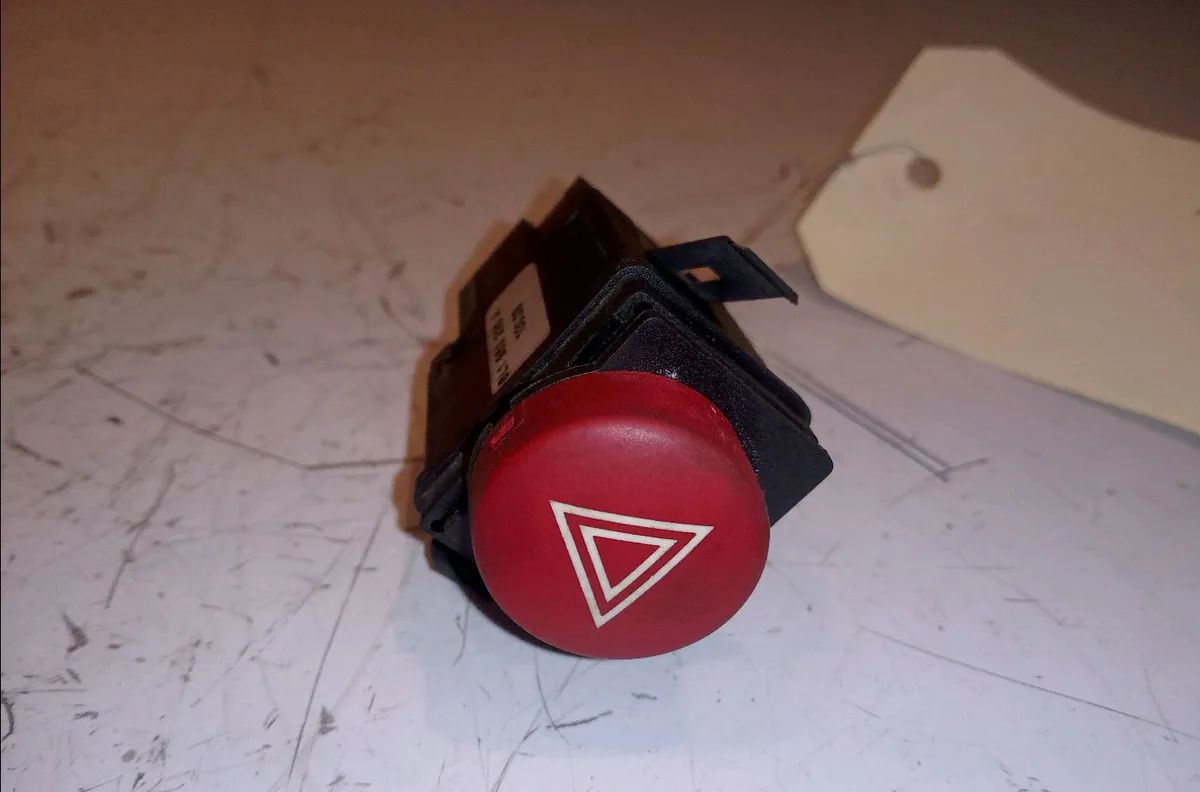 Bouton de warning Seat IBIZA III (6L1) 1.4 tdi (2002-2005) occasion