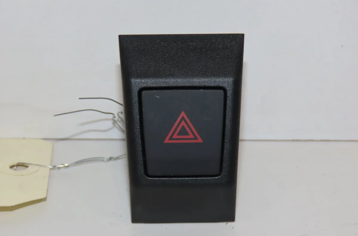 Bouton de warning Seat LEON (KL1) 1.5 etsi (2019) occasion