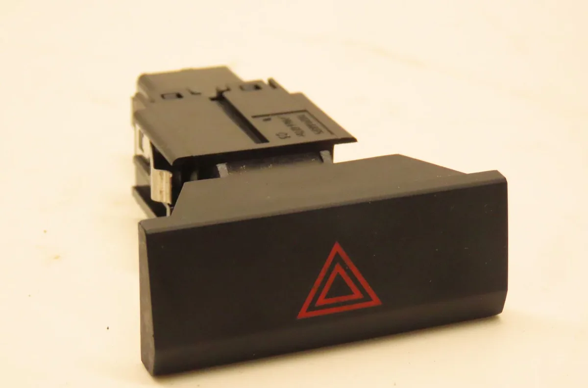 Bouton de warning Seat LEON ST (5F8) 1.5 tsi (2018-2020) occasion