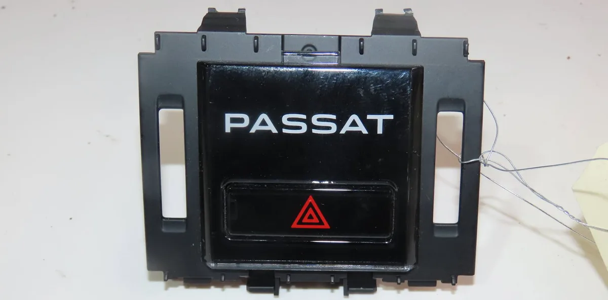 Bouton de warning Volkswagen PASSAT B8 (3G2, CB2) 1.6 tdi (2014) occasion