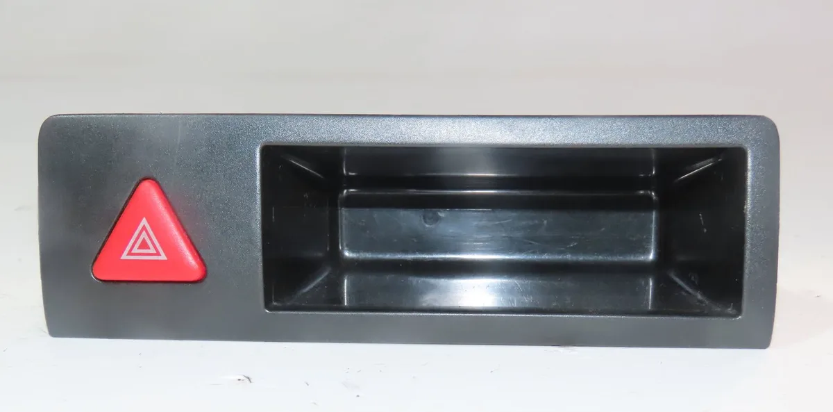Bouton de warning Volkswagen TRANSPORTER V Camionnette (7HA, 7HH, 7EA, 7EH) 2.5 tdi (2003-2009) occasion
