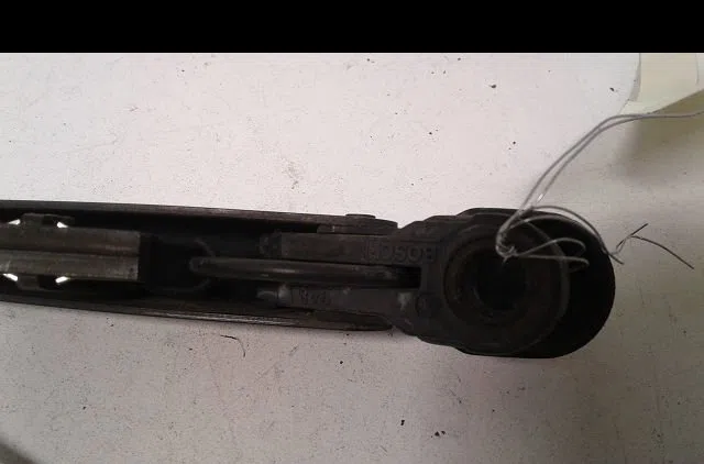 Bras essuie-glace arrière Ford C-MAX (DM2) 1.6 tdci (2007-2010) 5 portes occasion