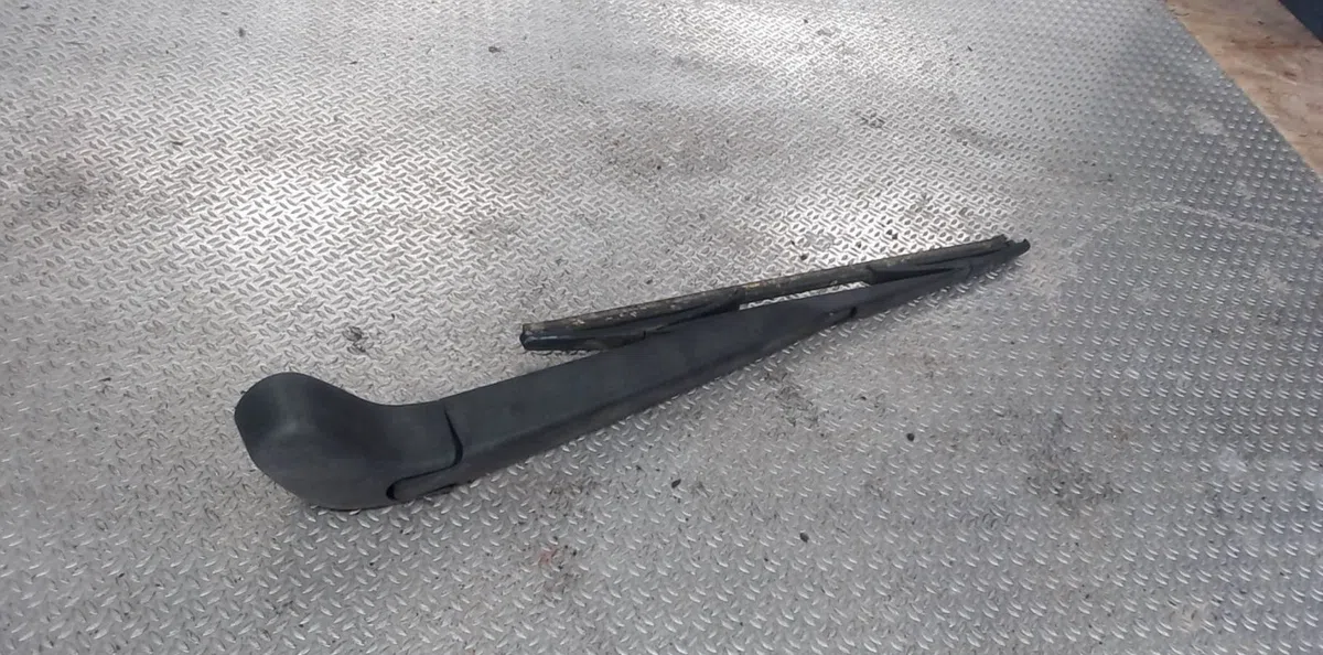 Bras essuie-glace arrière Ford FOCUS II (DA_, HCP, DP) 1.8 tdci (2005-2012) occasion