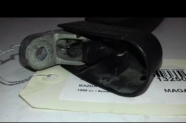 Bras essuie-glace arrière Mazda 3 (BK) 2.0 (bkep) (2003-2009) occasion