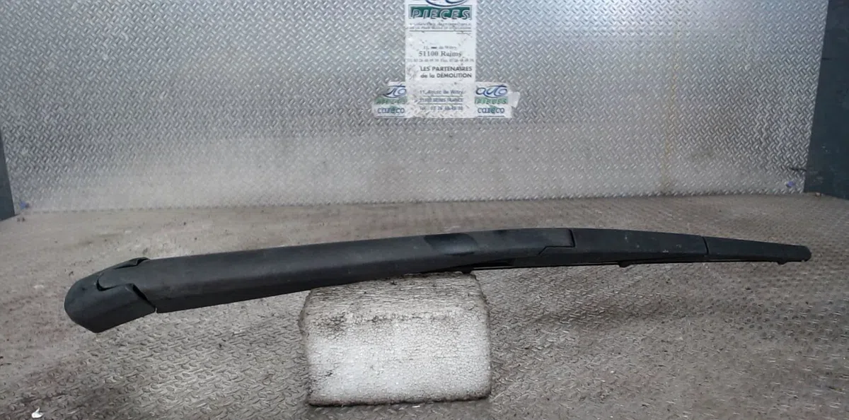 Bras essuie-glace arrière Mazda 3 (BL) 1.6 mzr cd (bl14) (2010-2013) occasion