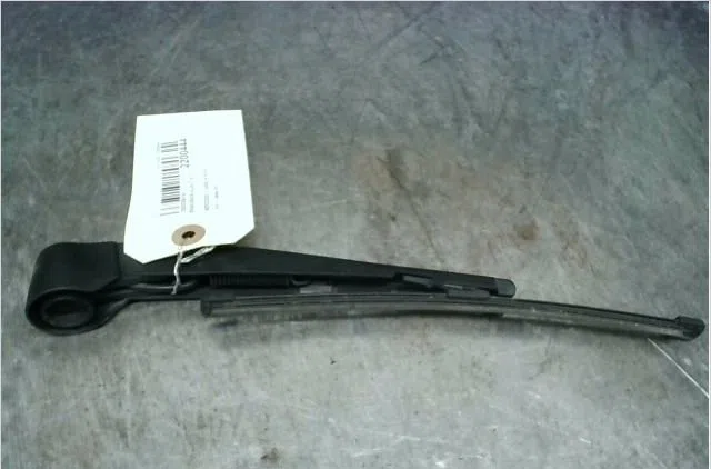 Bras essuie-glace arrière Mercedes-benz CLASSE A (W176) A 200 cdi - d (176.008) (2014-2018) occasion