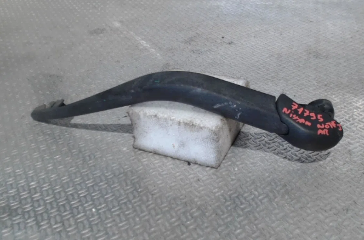 Bras essuie-glace arrière Nissan NOTE (E11, NE11) 1.5 dci (2010-2012) occasion