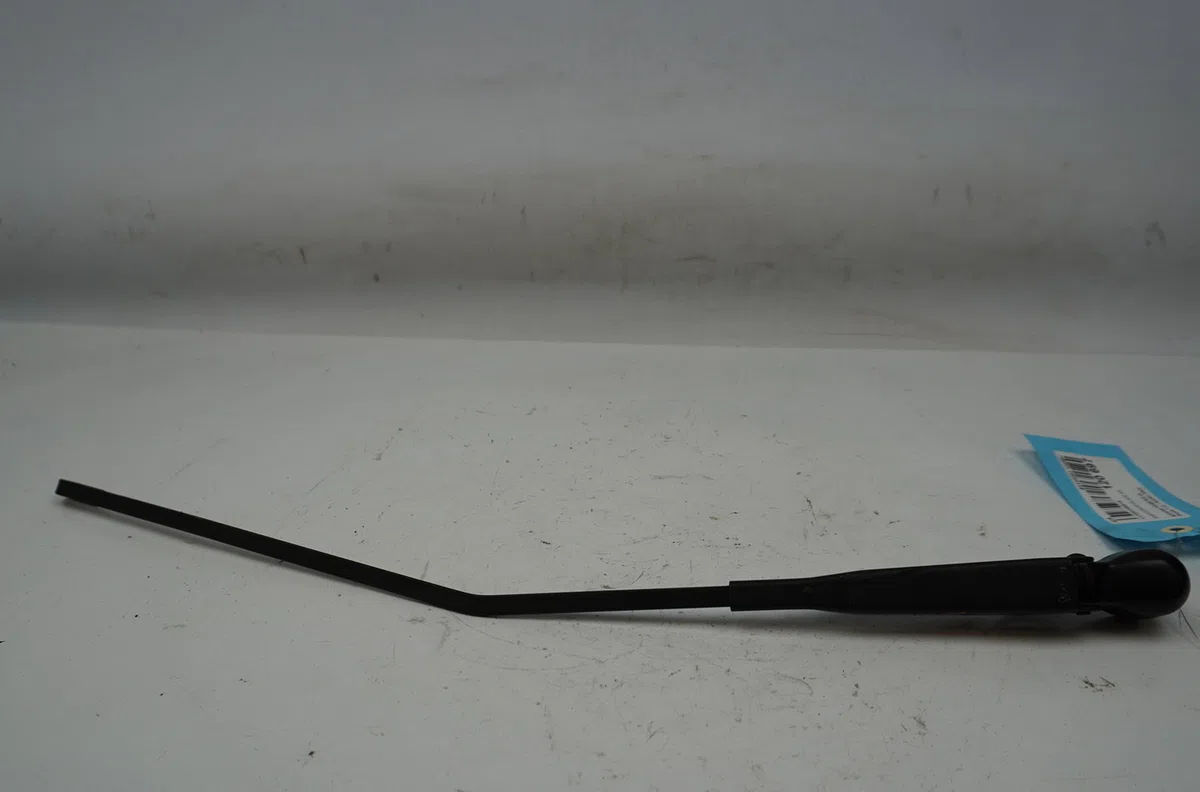 Bras essuie-glace arrière Nissan PRIMERA Hatchback (P11) 2.0 td (1996-2002) occasion