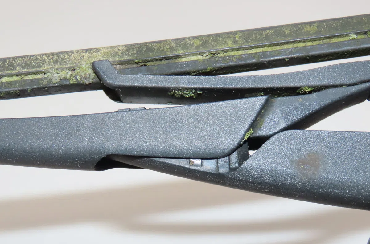 Bras essuie-glace arrière Opel ASTRA H GTC (A04) 1.6 (l08) (2005-2010) occasion