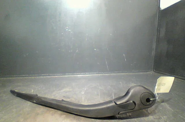 Bras essuie-glace arrière Peugeot 206 SW (2E-K) 1.4 hdi (2002-2007) 5 portes occasion