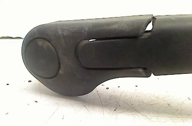 Bras essuie-glace arrière Peugeot 206 SW (2E-K) 1.4 hdi (2002-2007) 5 portes occasion