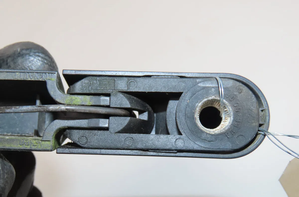 Bras essuie-glace arrière Renault CLIO II (BB_, CB_) 1.4 (b-cb0c, b-cb0s) (1998-2005) occasion