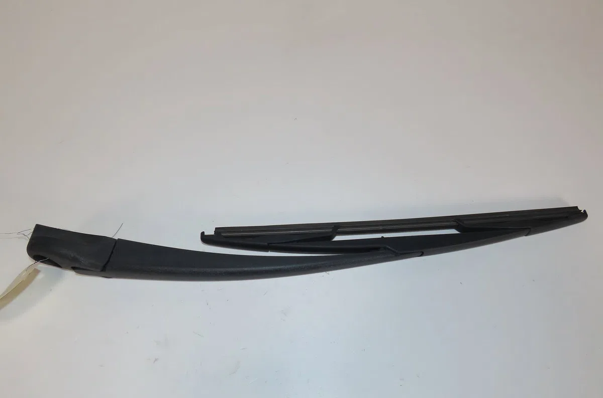 Bras essuie-glace arrière Renault LAGUNA III Grandtour (KT0-1) 2.0 dci (kt07, kt0j, kt14, kt1a, kt1s) (2007-2015) occasi