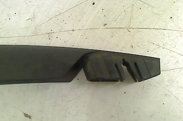 Bras essuie-glace arrière Renault MEGANE II (BM0-1_, CM0-1_) 1.9 dci (bm0g, cm0g) (2002-2008) 5 portes occasion