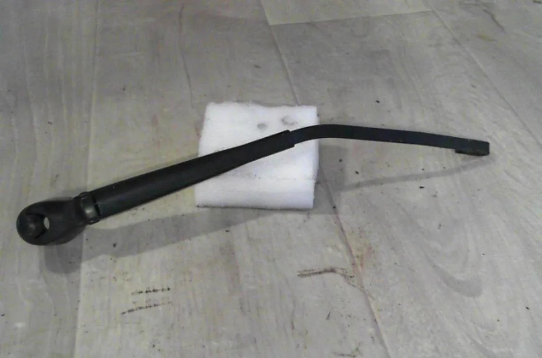 Bras essuie-glace arrière Seat IBIZA II (6K1) 1.9 tdi (1996-2002) occasion