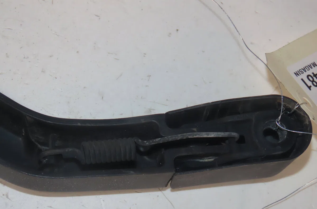 Bras essuie-glace arrière Toyota YARIS (_P9_) 1.3 vvt-i (scp90_) (2005-2010) occasion