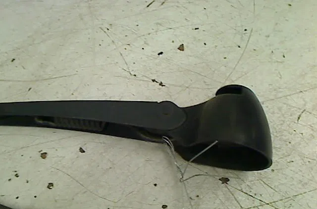 Bras essuie-glace arrière Volkswagen BORA Variant (1J6) 1.9 tdi (1999-2001) occasion
