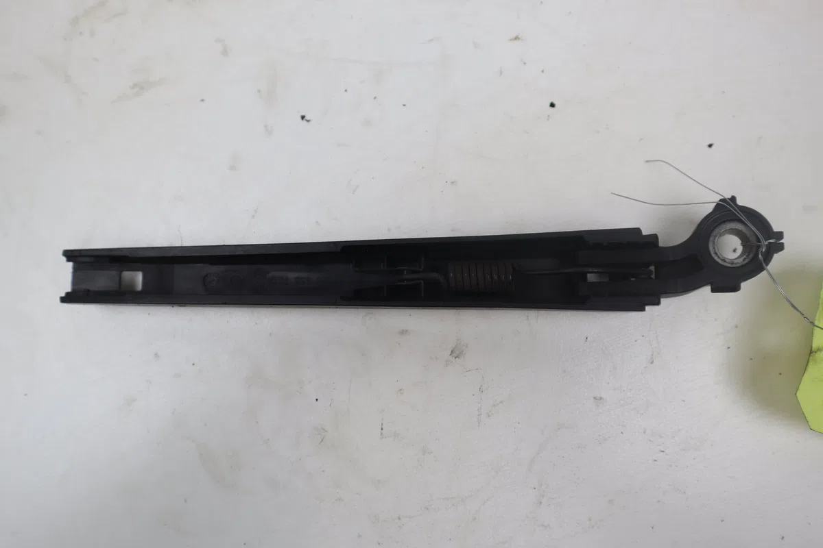 Bras essuie-glace arrière Volkswagen POLO V (6R1, 6C1) 1.4 (6r1) (2009-2014) occasion