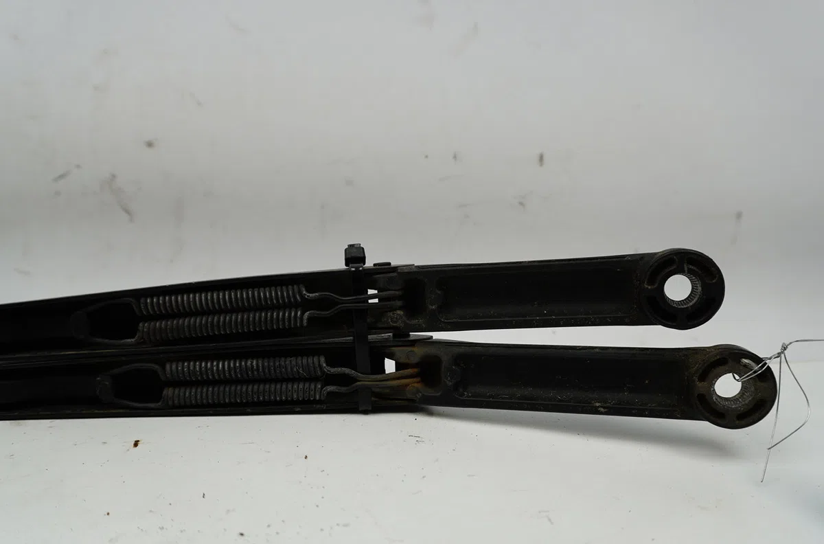 Bras essuie-glace avant Audi A4 B5 (8D2) 1.9 tdi (1995-2000) occasion