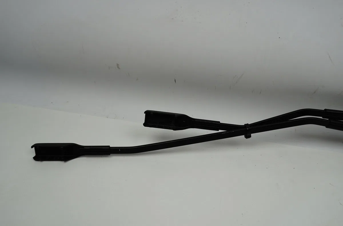 Bras essuie-glace avant Dacia SANDERO III Liberty 125 i.e. (m73) (2012) occasion